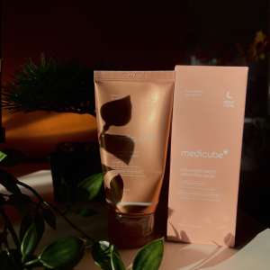 Medicube Collagen Overnight Wrapping Peel-Off Facial Mask Pack: Elasticity & Hydration Care